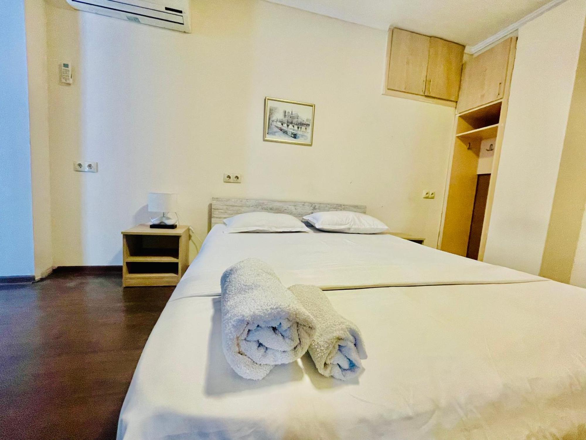 Bon Voyage Vandrarhem Tbilisi Exteriör bild