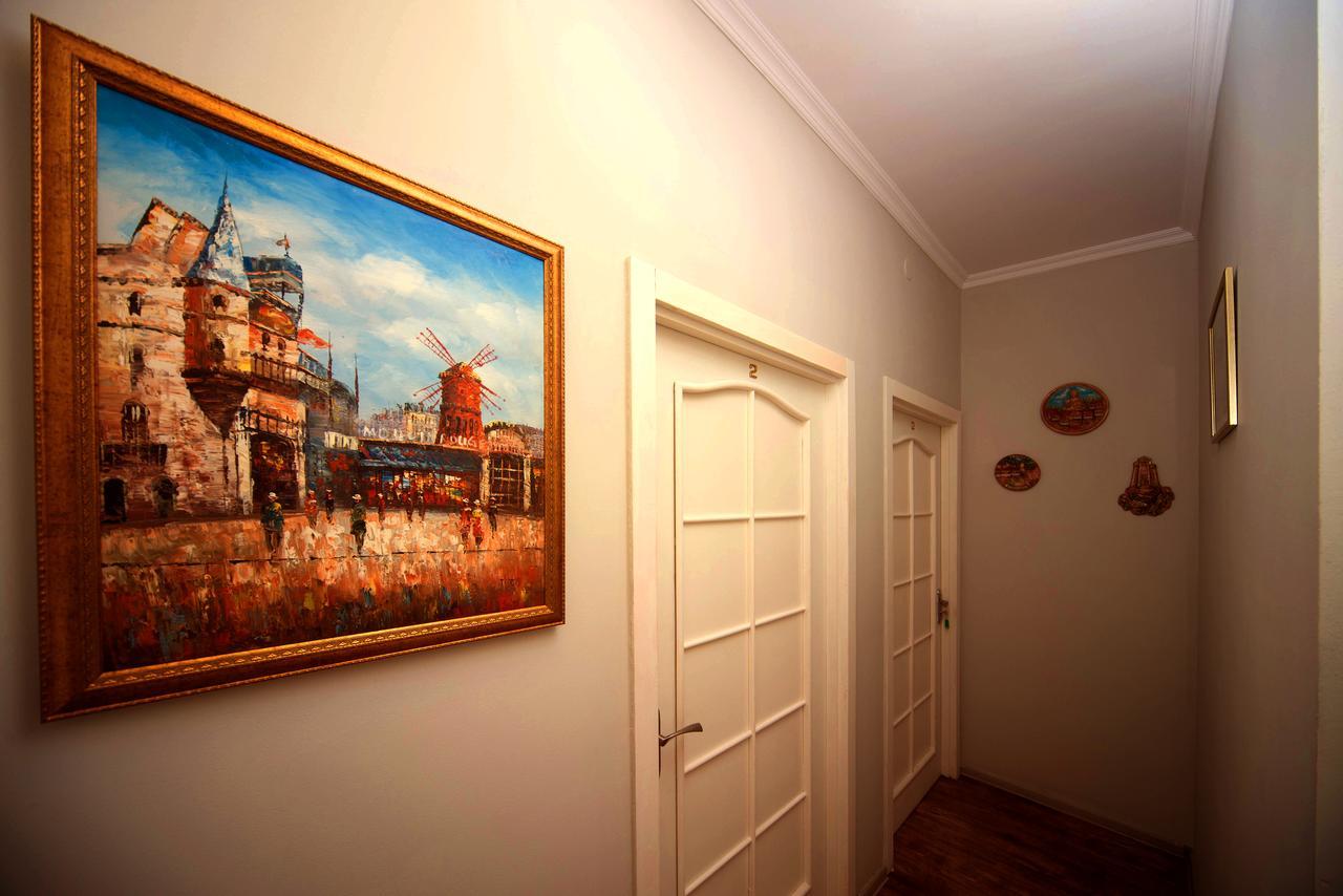 Bon Voyage Vandrarhem Tbilisi Exteriör bild